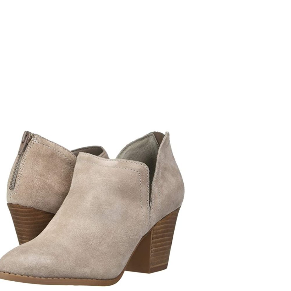 Carlos by Carlos Santana Women's Carmin Ankle Boot, Light Doe, 6.5